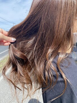 ヘアーデザイン ビビッドリンク(HAIR DESIGN VIVID link) グローアイリス☆