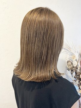 イソラヘアアトリエ(Isola hair atelier) 【Isola】マロンベージュ×ぱつっとミディアム