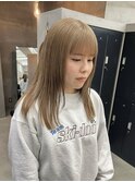 切りっぱなしミディアムミルクティーベージュ