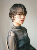 ショートボブに緩めのパーマをかけた 2
