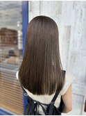 ツヤ髪ロング　マットアッシュ