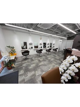 【通いやすい価格帯】キャリア20年以上の経験を持つスタイリストが、一人ひとりに丁寧に向き合います♪