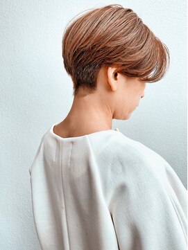 【白髪ぼかし】大人のハンサムショート×極細ハイライト