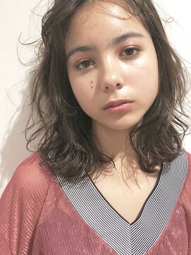 ヴィジョン(VISION) 【VISION】クセ毛風ミディ＊カーキグレージュ