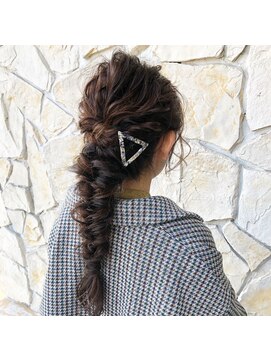 ヘアメイク ヴァロ(Hair Make VaLo) 編みおろしアレンジ＋お呼ばれアレンジ