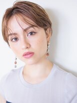 ピズム(PISM)&nbsp;センターパート×耳かけハンサムショート/フォギーベージュ