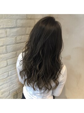 エリス ウメダ(Eliss umeda) #ハイライト×オリーブベージュ