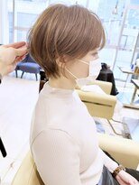 アンド ストーリーズ(&STORIES)&nbsp;大人可愛い前髪ありのひし形マッシュショートパーマ20代30代