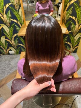 ムーン(moon) #グレーベージュ#レイヤーロング#アッシュカラー#前髪パーマ