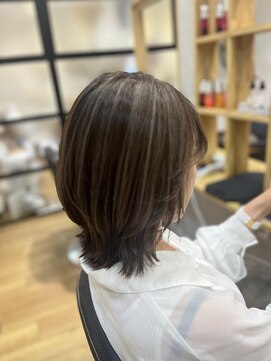 ミナモ(MINAMO) ハイライト/アースカラー/ヘルシースタイル/レイヤーボブ/20代