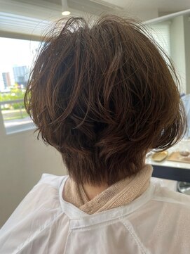 トゥットヘアー(Tutto hair) ベージュカラー大人可愛いひし形ナチュラルショートボブ
