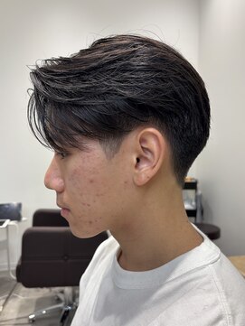 カルム(kalm) 毛流れセンターパートニュアンスパーマカルマヘアメンズパーマ