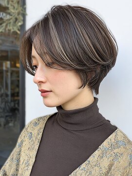 ショート ボブ ハンサムショート センターパート 白髪染め 40代