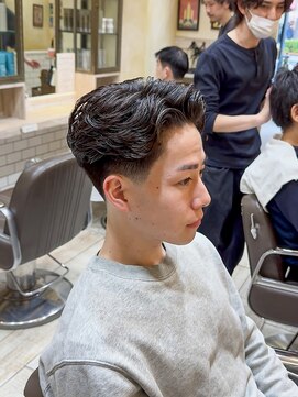 グルーマーズトウキョウ(GROOMER/S TOKYO) men's/メンズ/リバースセンターパート/ニュアンスパーマ/神保町