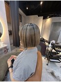 大人ハイライト×切りっぱなしボブ