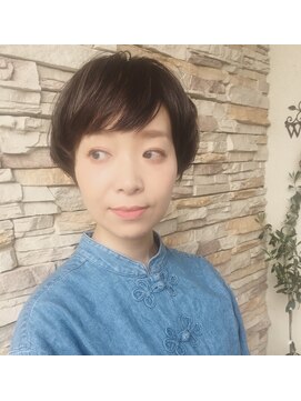 ヘア ミーツ ドレス プレローマ(HAIR meets dress pleroma) ☆ショートで丸みが欲しい方にオススメ☆デジタルショート