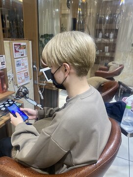 ヘアリゾートエーアイ 新宿西口店(hair resort Ai) センターパート×ハイトーン