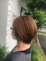 ヴィヴァーチェイルソーレ(VIVACE ilsole) 20代30代40代ハイライト大人ショート立体感