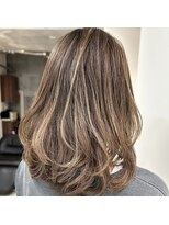 ソルドット バイ オハナ(sol.by ohana)&nbsp;30代40代50代女性白髪ぼかしハイライトスタイル　レイヤー