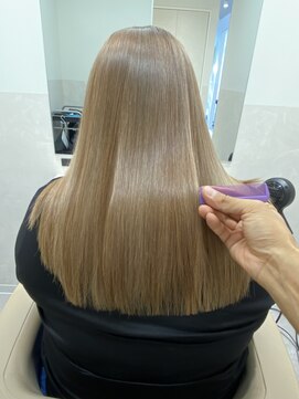 サロウィン 那覇店(SALOWIN) 白髪染め履歴、ハイライト履歴からのミルクティーベージュ