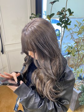 ヤテ(yate') グレージュダブルカラーシルバーカラーシルバー