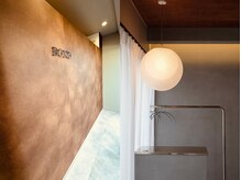 ボンド ヌーク(BOND / neuk)の雰囲気（駐車場有◎ナンバー３～７/店舗前に駐車場がございます）