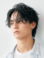 フィフス 原宿(fifth)&nbsp;原宿ツイストスパイラルパーマメンズカットセンターパート30代