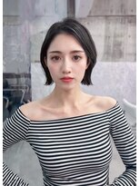 フィヴェント(Fivent)&nbsp;黒髪韓国小顔レイヤーイメチェン暗めオリーブグレークラゲヘアー