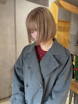 キャラメルベージュ