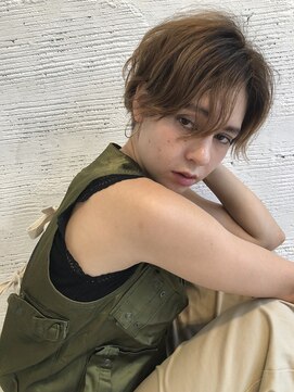 ネオリーブエム(Neolive em;) ワックスで作る、ラフ×無造作なクシュっとらくちんショート☆