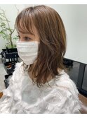 オリーブベージュ