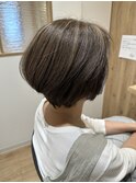 ショートボブ