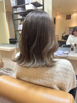 サイ(SAI) グレージュカラー