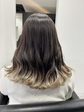 エン(EYN) 裾カラー