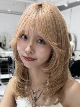 ヨロ 上野(YOLO) 韓国風ミルクティーハッシュカットレイヤーカットブリーチ