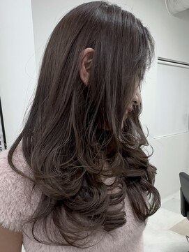 ビーシャンス(B.Chance) 風がセットするレイヤーカット