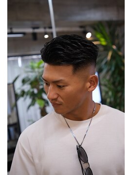 アップセット(UP SET) サイドパート、茨木市スキンフェード、茨木市フェード、バーバー