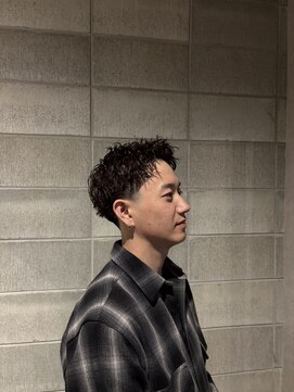 ワンワンオー バーバーショップ コンチネンタル(@110 BARBER SHOP continental) テーパーフェードスパイキーショートパーマ