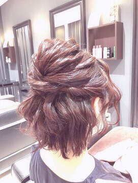アイディー ヘアメイク(iDhair&make) ハーフアップ