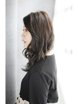 オティアプラスエヌ(OTTIA+n) 20代30代40代 流れるような美形ロング【松山】