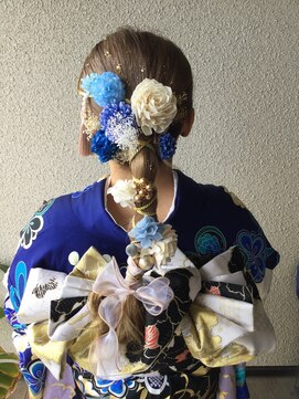 ウィズ(WITH) 華やか紐アレンジ