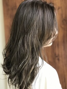 エイチ バイ エムズハウス(H eitch by mshouse)の写真/大人気【イルミナカラー】取扱い店◎髪質に合わせた豊富なカラーメニューをご用意！大人女性にもオススメ♪
