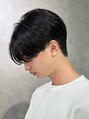 エルマーク 豊中(L-MARK)&nbsp;【刈り上げ高め】前下がりセンターパート[大阪/メンズカット]