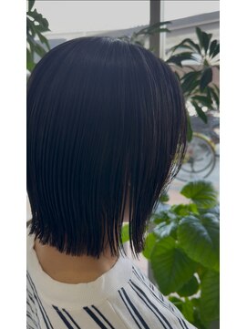 エミュ(emu.) 【朝ラクミディアム】大人かわいい外はねBob