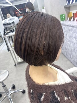 ロエ 元町店(Loe) 丸みショートボブ×艶ブラウン