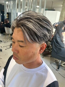 メンズサロン キング 高槻店(Men’s salon K!ng) フェザーショートアップバングセンターパートメンズハイライト