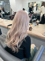 Beleza 川越 -ブリーチ・ハイトーン・ダブルカラー・エクステ・羽エクステ- 17827ホワイトアッシュシャンパンベージュミディアムレイヤー