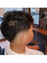 バーバーグリッチ(BARBER GLITCH) ローフェード×パーマ