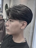 ガズル ハラジュク(GUZZLE HARAJUKU)&nbsp;初めてのテーパーフェード×こなれセンターパート　社会人髪型