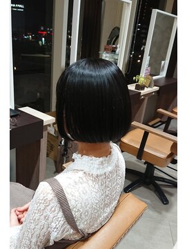 ヘアーアンドビューティーショップ エボルティー(hair&beauty shop EvoLuty) 顎ラインボブ